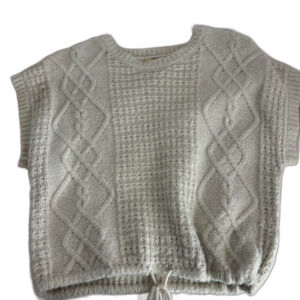 BOUTIQUE Medium Knit Women's Cream and White Top